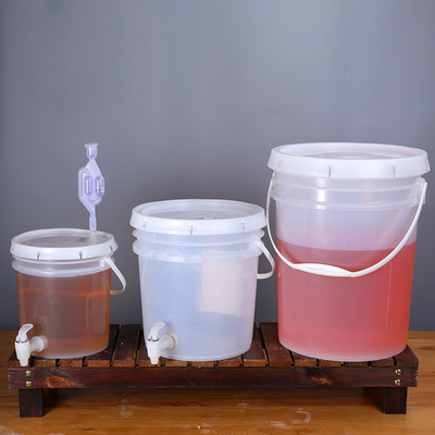 comprar Equipo de cervecería ecológico de 5 litros de capacidad Barricas de vino Enzimas de plástico Barril de cerveza con grifo Fabricación en línea