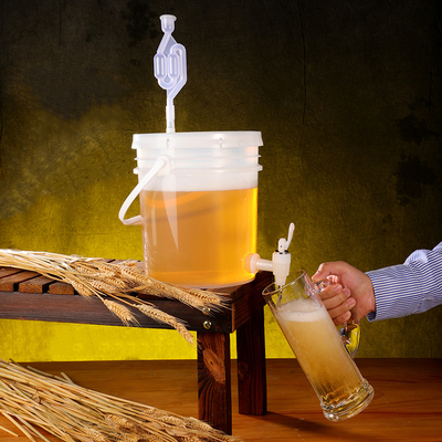 comprar Tamaño personalizado 5L Cubo de plástico con tapa para cerveza Vino Frutas Enzimas Muestra de alimentos suministrados Fabricación en línea