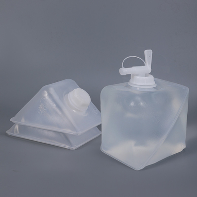 comprar Contenedor de agua ecológico de 2 litros de plástico suave plegable con tapa de grifo Fabricación en línea