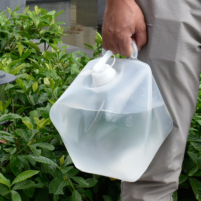 10 litros Jerry puede con contenedor de mango plegable para el almacenamiento al aire libre